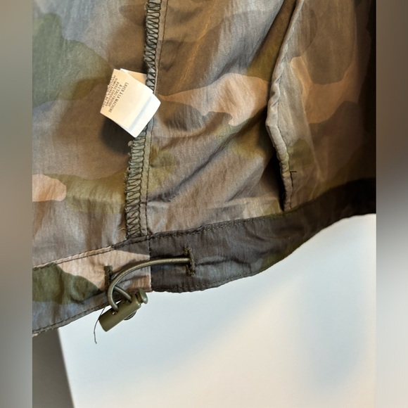 Offline by Aerie camouflage windbreaker size medium - Picture 3 of 4